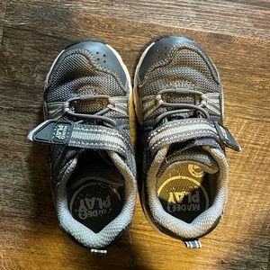 Stride rite toddler shoes